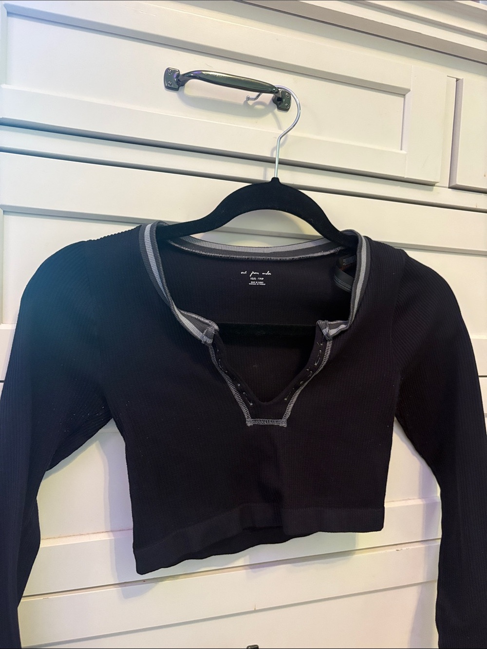 Urban Black Ribbed V-Neck Crop Top with Gray Trim